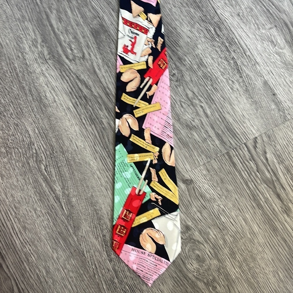 Addiction by Bolero Chinese menu silk tie